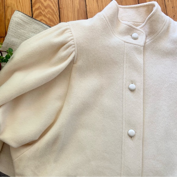 Vintage 70’s Elegant Cream Wool Winter Coat - Picture 6 of 16
